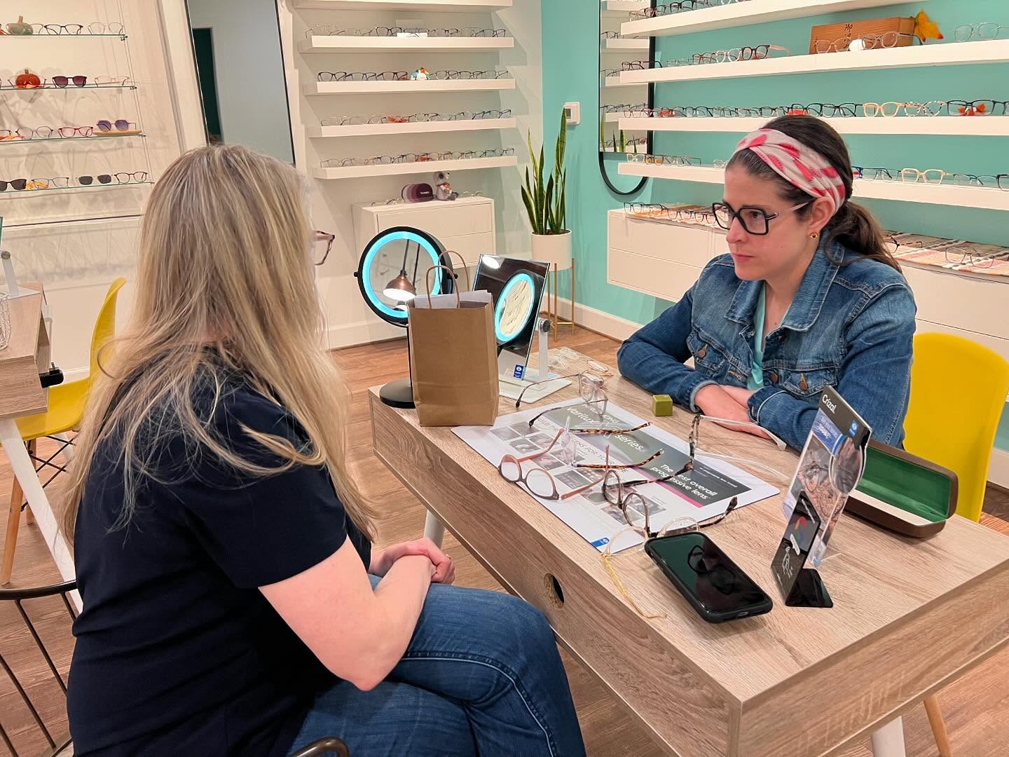 Dr. Teten performing dry eye evaluation Chesapeake VA